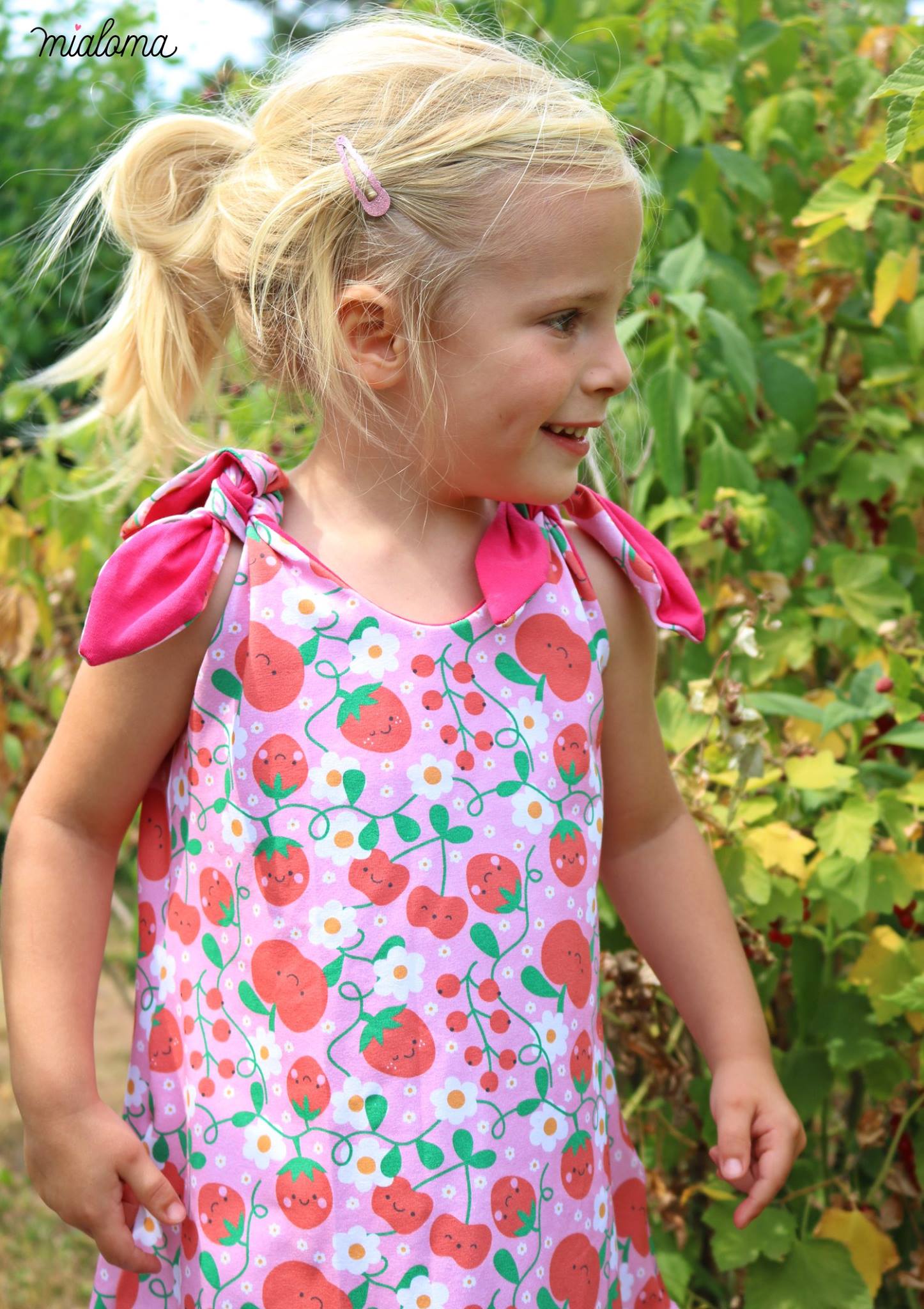 Bio Webware Stoff - Cute Fruit - Bora, Blätter & Ranken, rosa, Obst & Gemüse, 100% Bio-Baumwolle Bio Webware Stoff - Cute Fruit - Bora, Blätter & Ranken, rosa, Obst & Gemüse, 100% Bio-Baumwolle