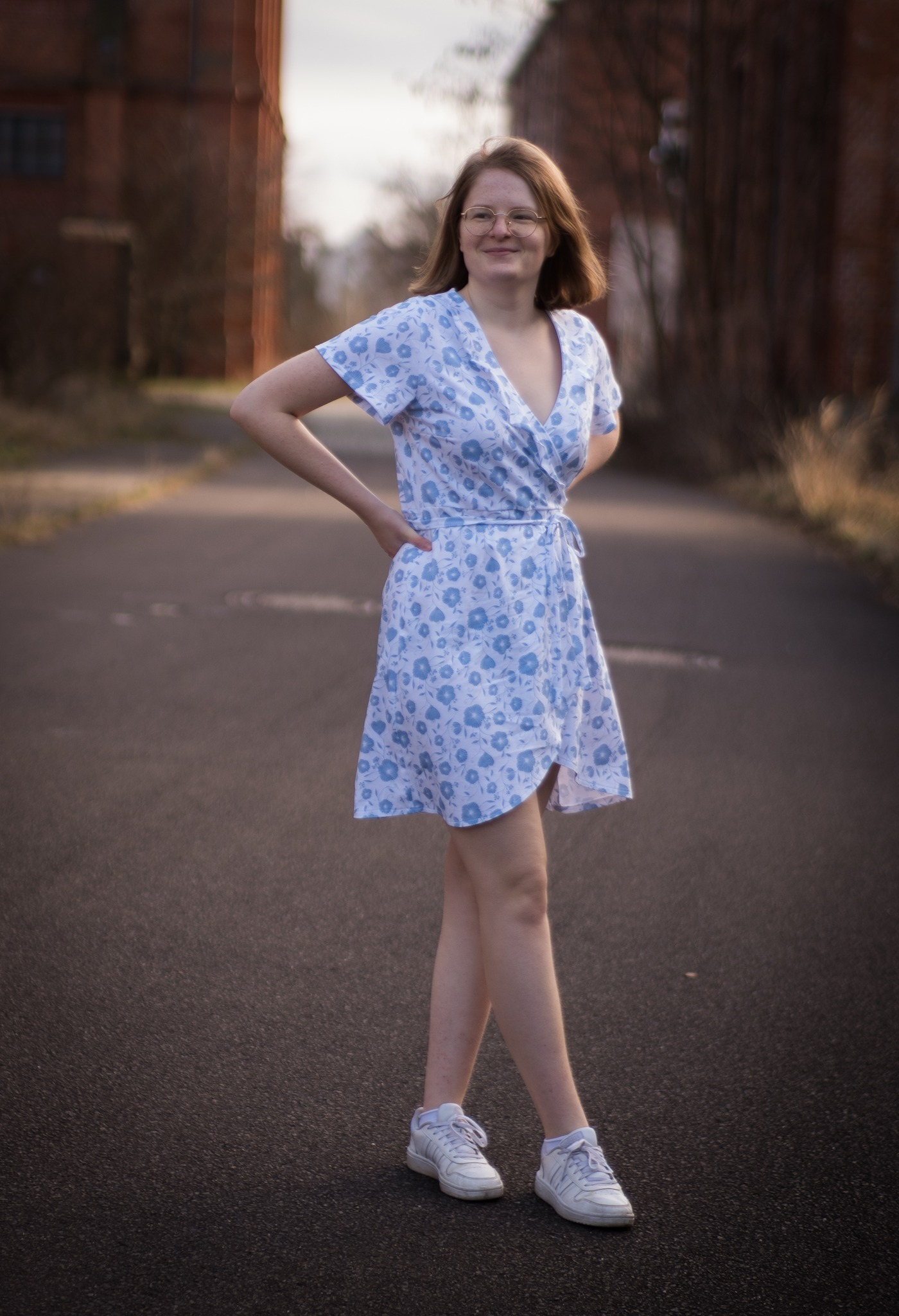 Bio Webware Stoff  -  Blumenranke  - LisaSanders, Floral & Blumen, Blätter & Ranken, blau, weiß, 100% Bio-Baumwolle