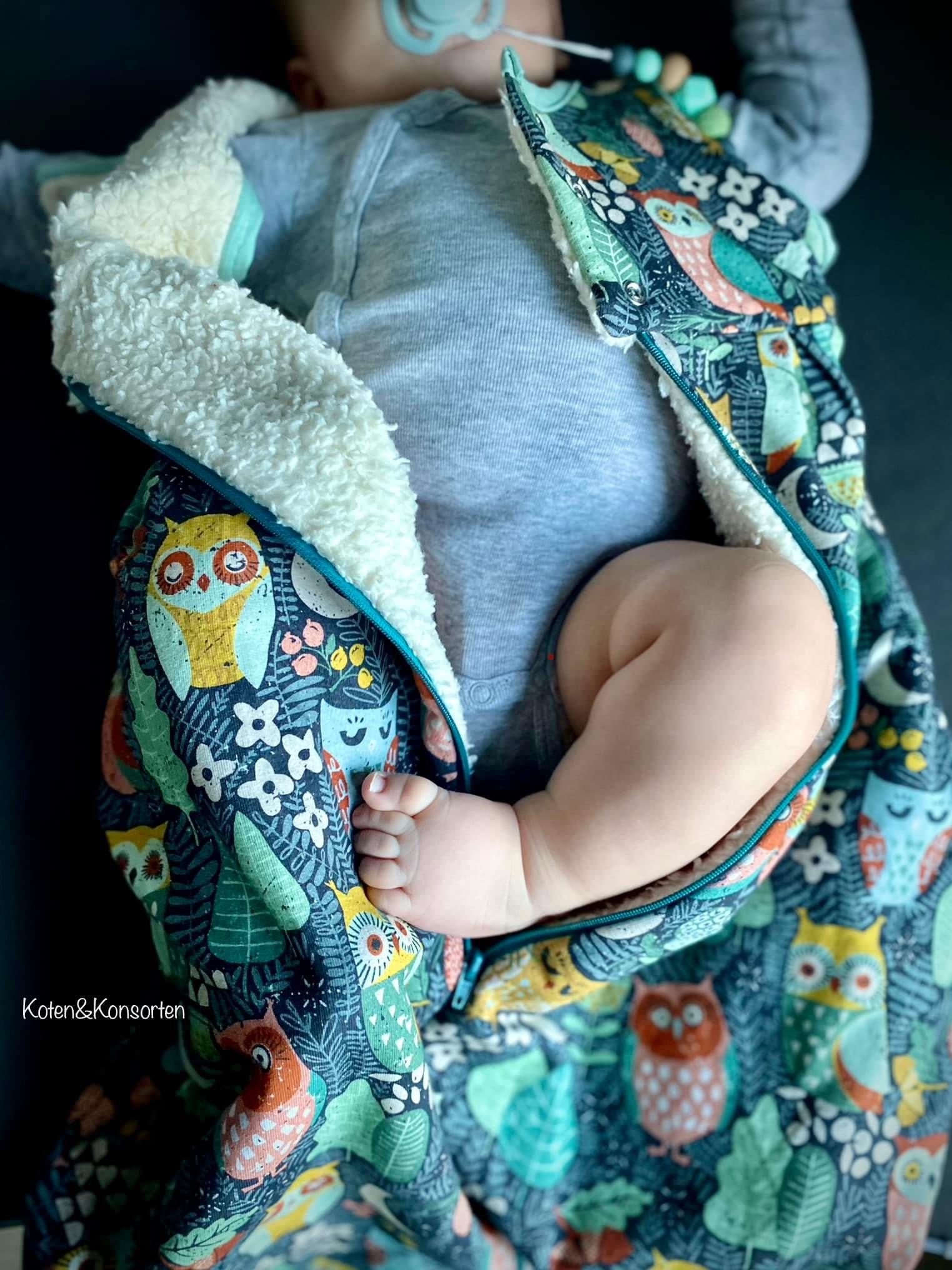 Bio Webware Stoff - Kids Woodland Owls by Night - Annick, bunt, Tiere, schwarz, 100% Bio-Baumwolle Bio Webware Stoff - Kids Woodland Owls by Night - Annick, bunt, Tiere, schwarz, 100% Bio-Baumwolle