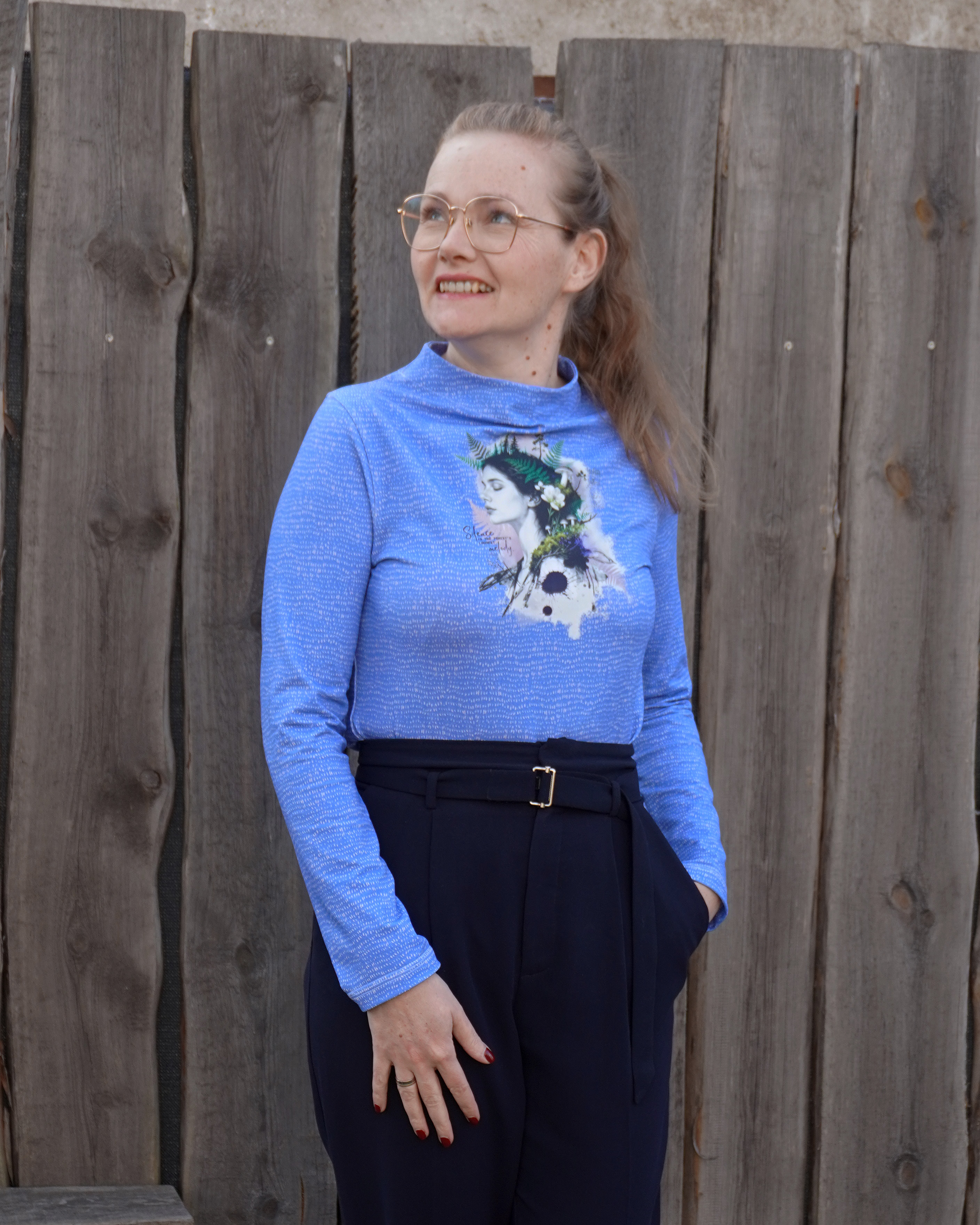 Organic fabric  -  Parrot Pattern Plumage