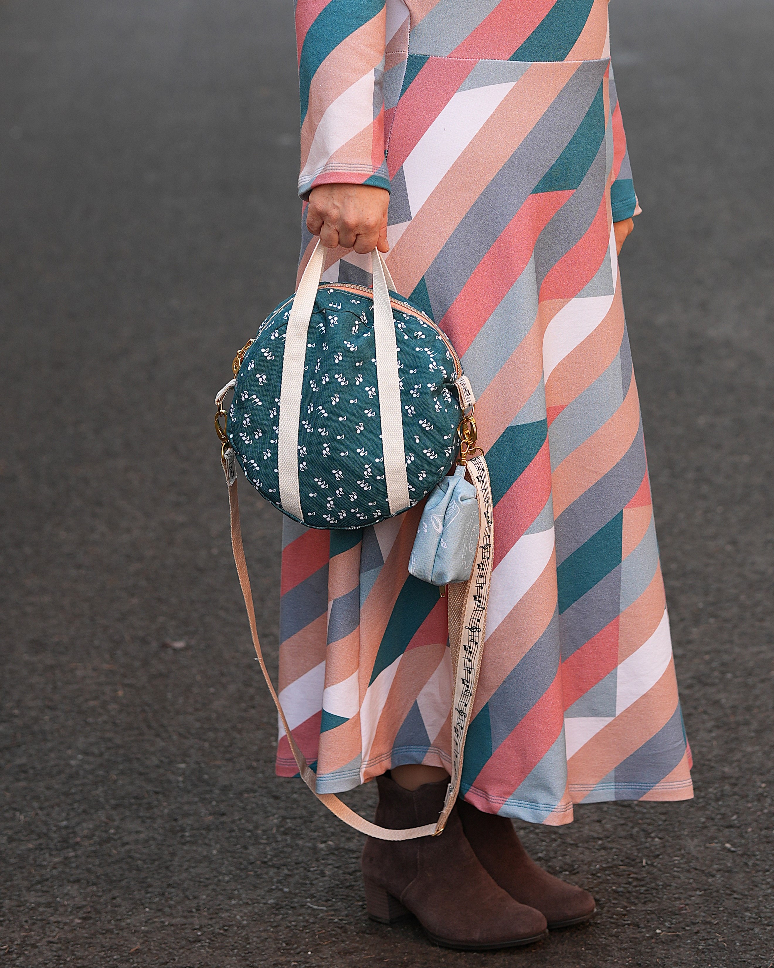 Organic Fabric - Retro Notes petrol