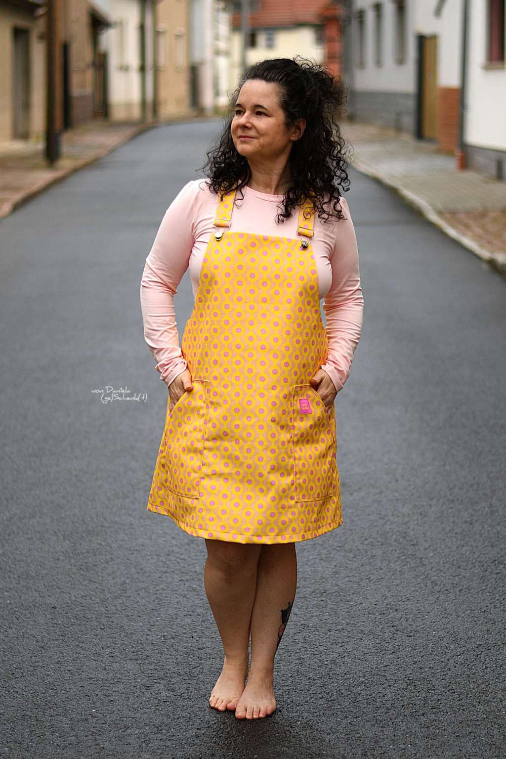 Bio Fabric - Retro Loop Orange by Lisa Sanders in orange