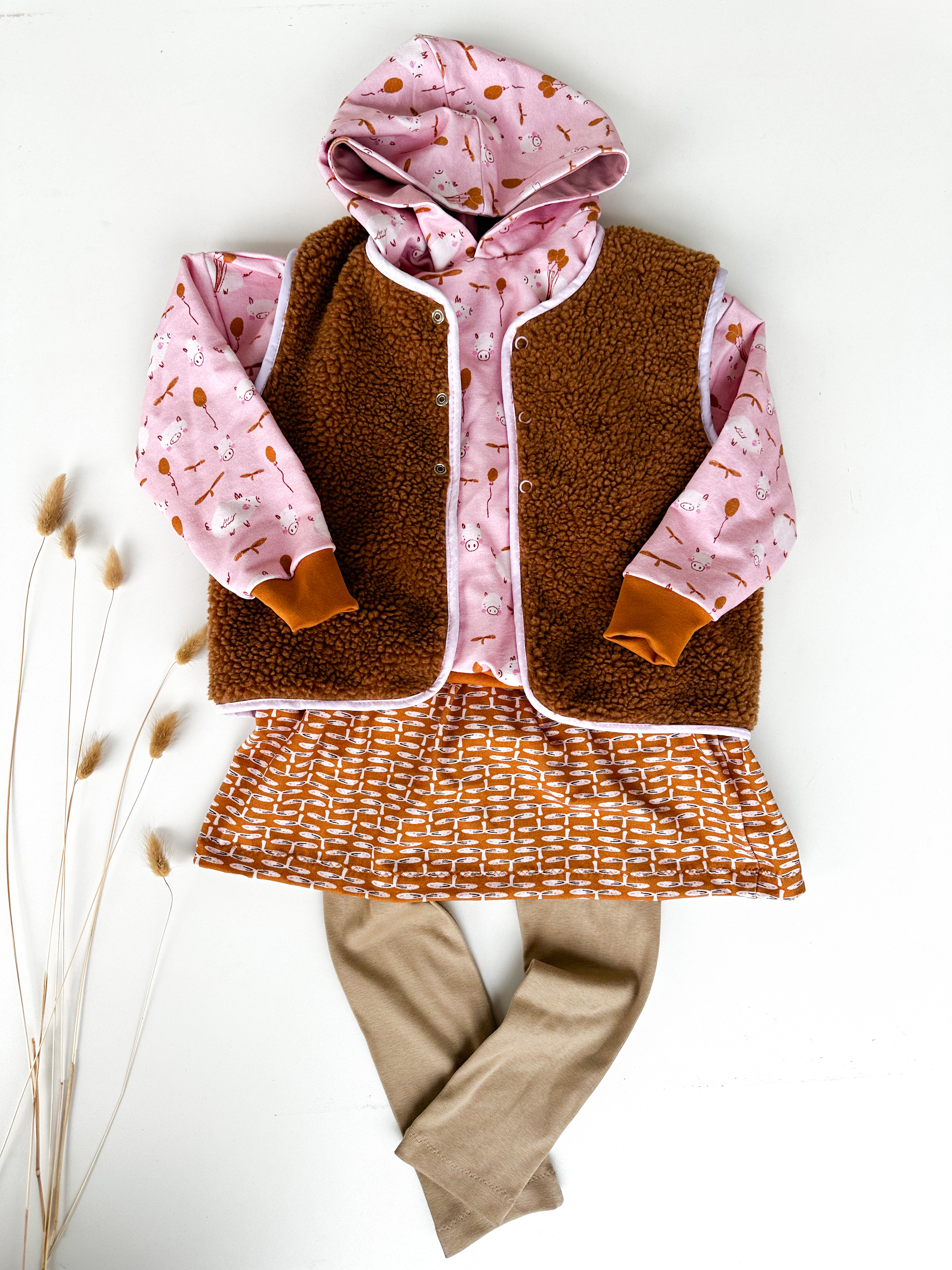 Organic fabric -  Piggy Party Props pink