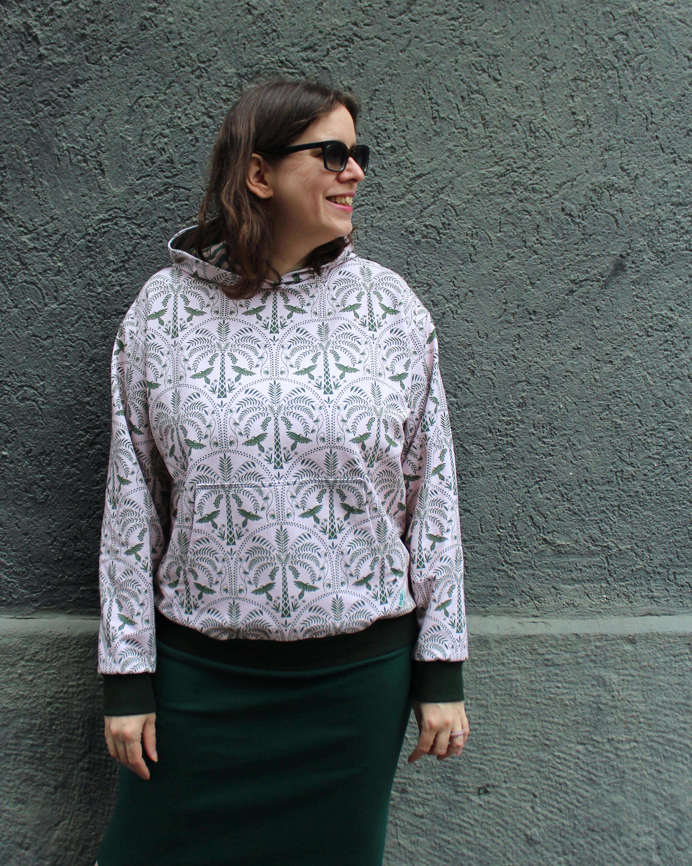 Bio Stoff  - Parrots and Palms dunkelgrün