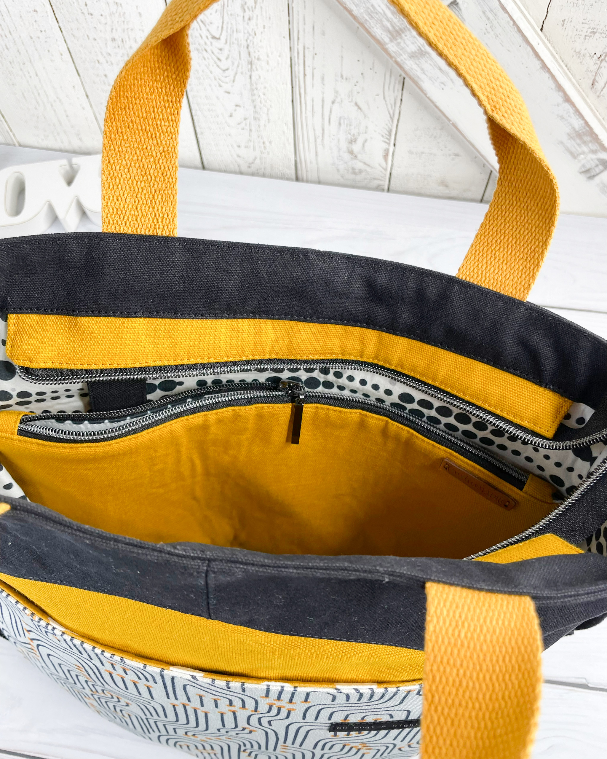 Bio Webware Stoff  - Underwater Fantasy Abstracts Light Grey - Annick, creme, Geometrische Muster 100% Bio-Baumwolle