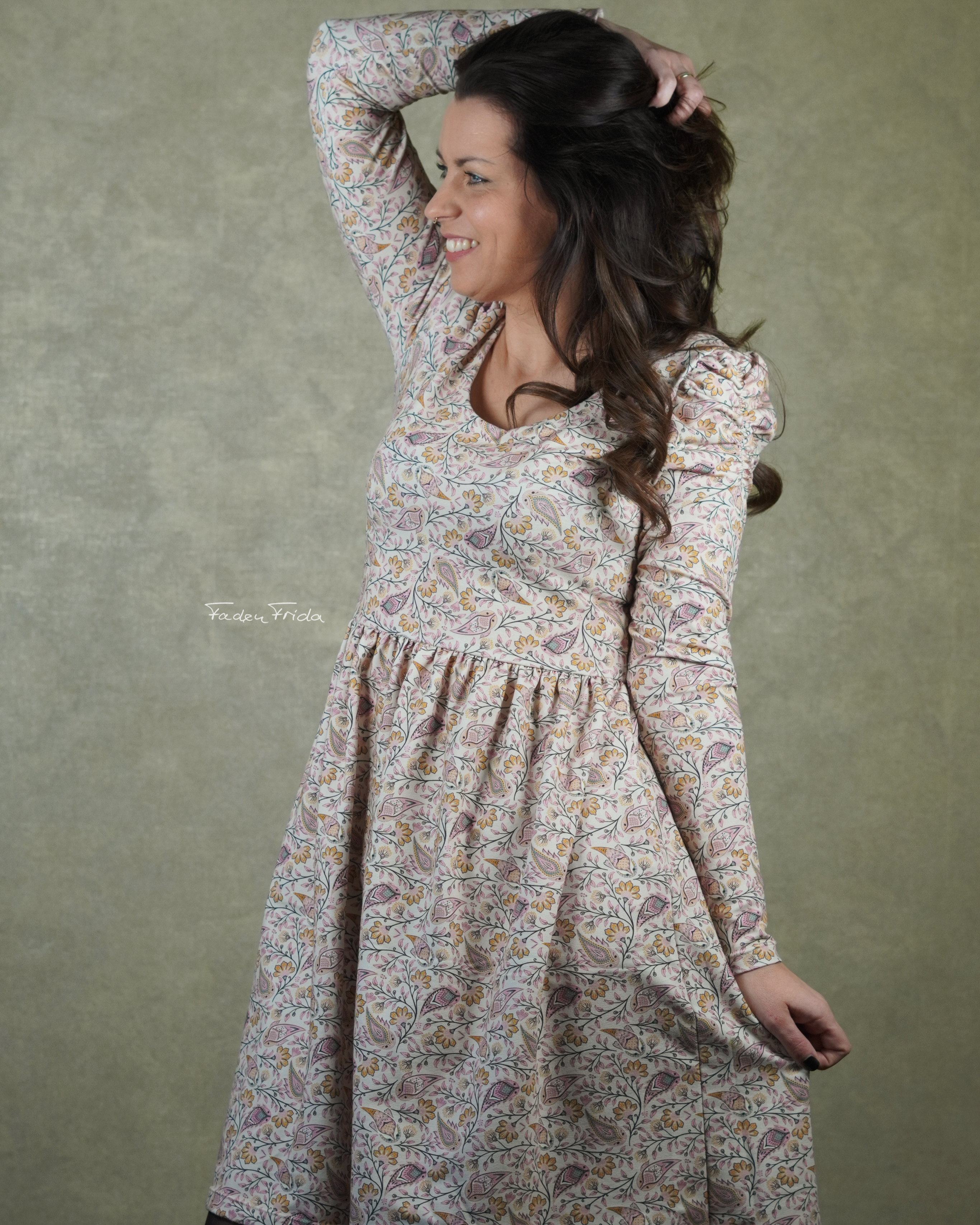 Organic Fabric  - Paisley Garden Fish pink