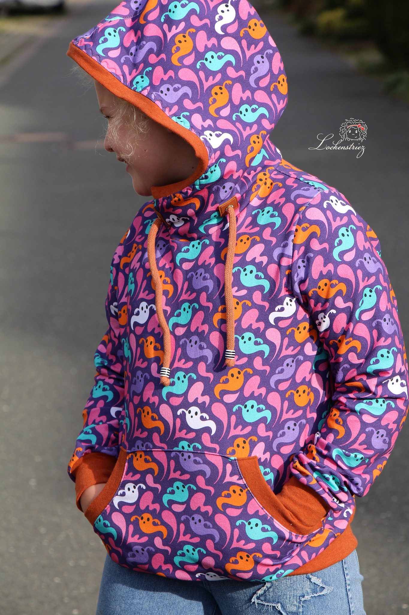 Bio Webware Stoff  -  Spuuk Party Nacht  - Fummelhummel, Halloween, lila, 100% Bio-Baumwolle