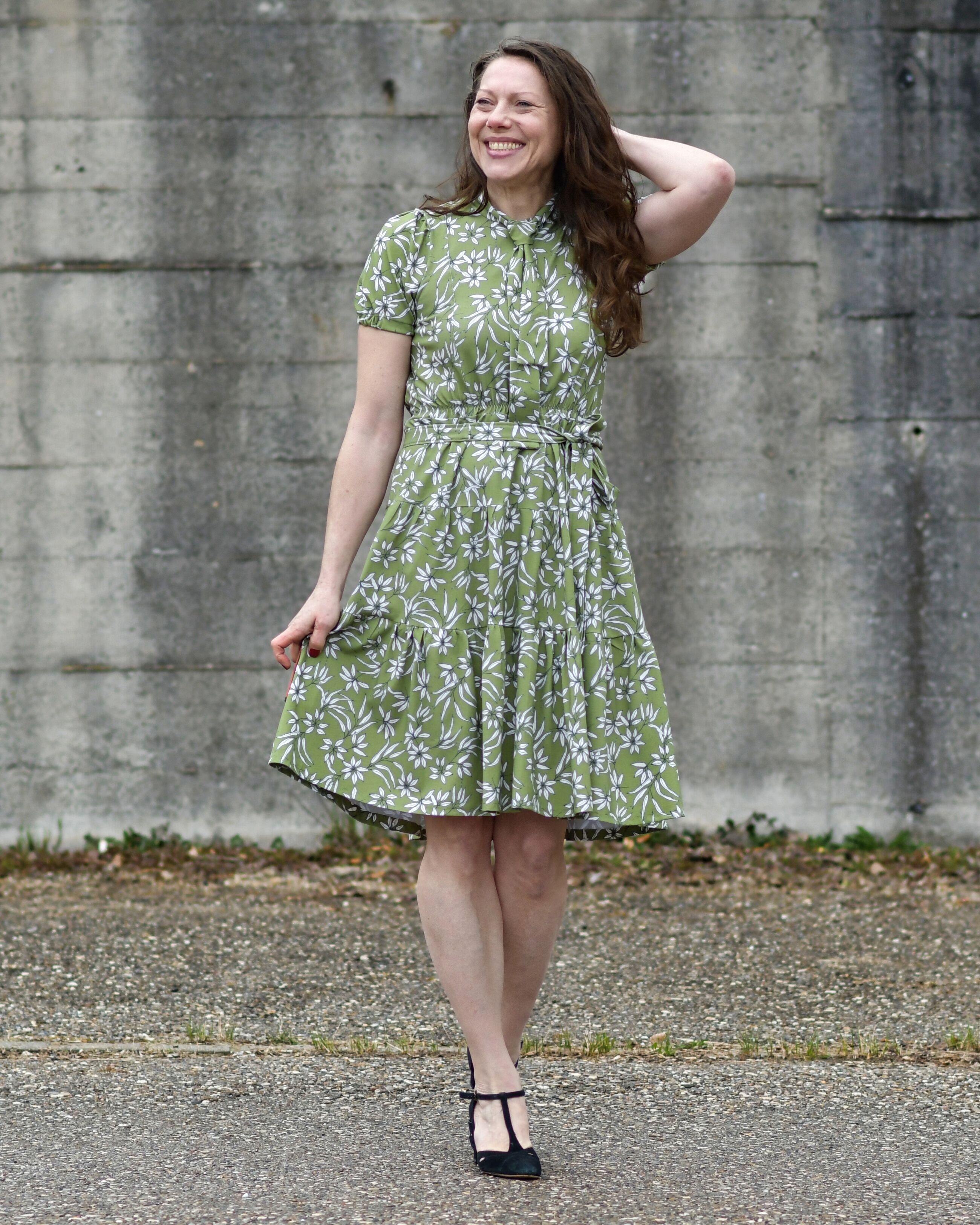 Organic fabric -  Botanical Leaf Sketch cream