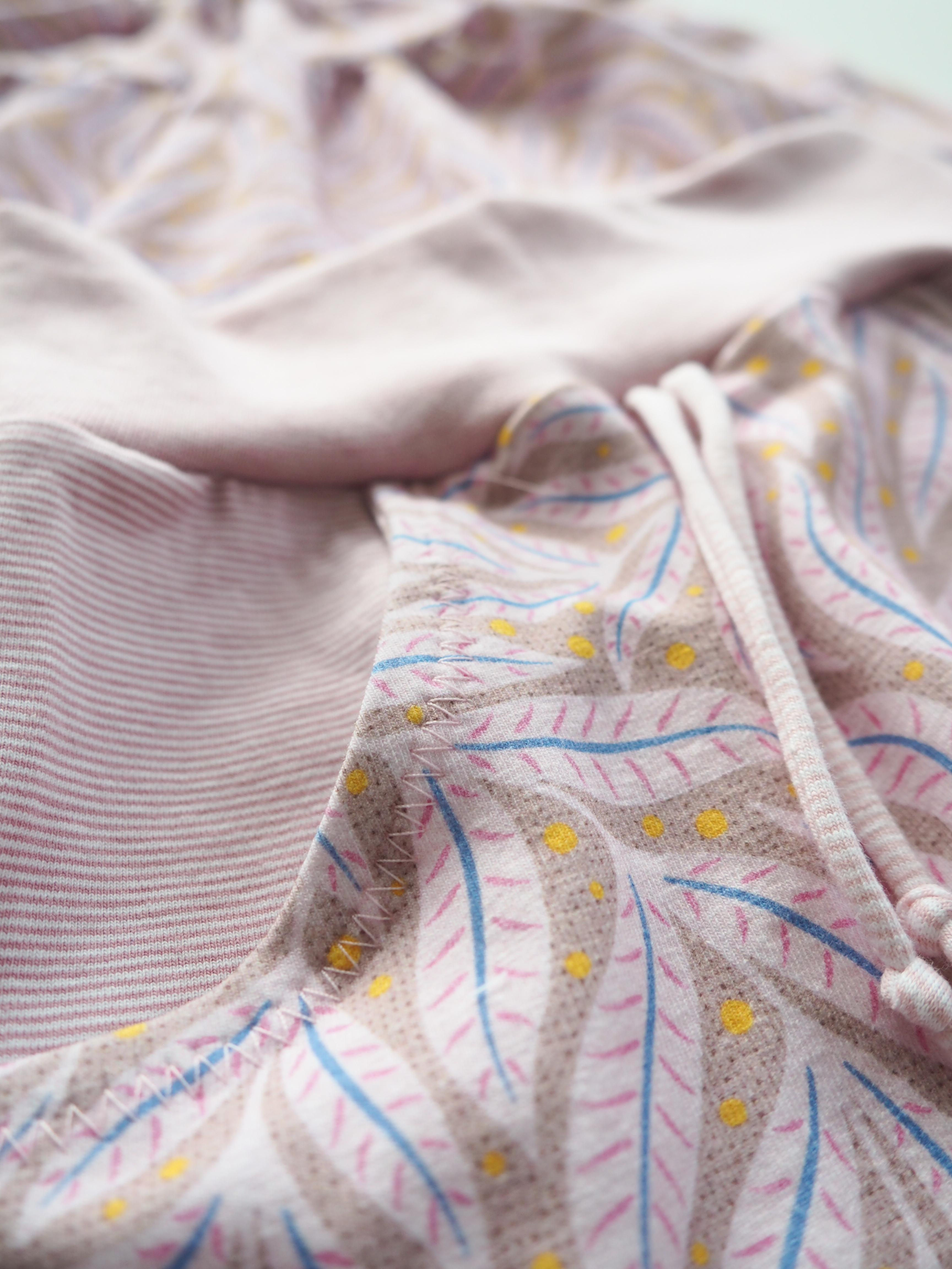 Bio Stoff  - Preppy Spring Flowing Leaves braun