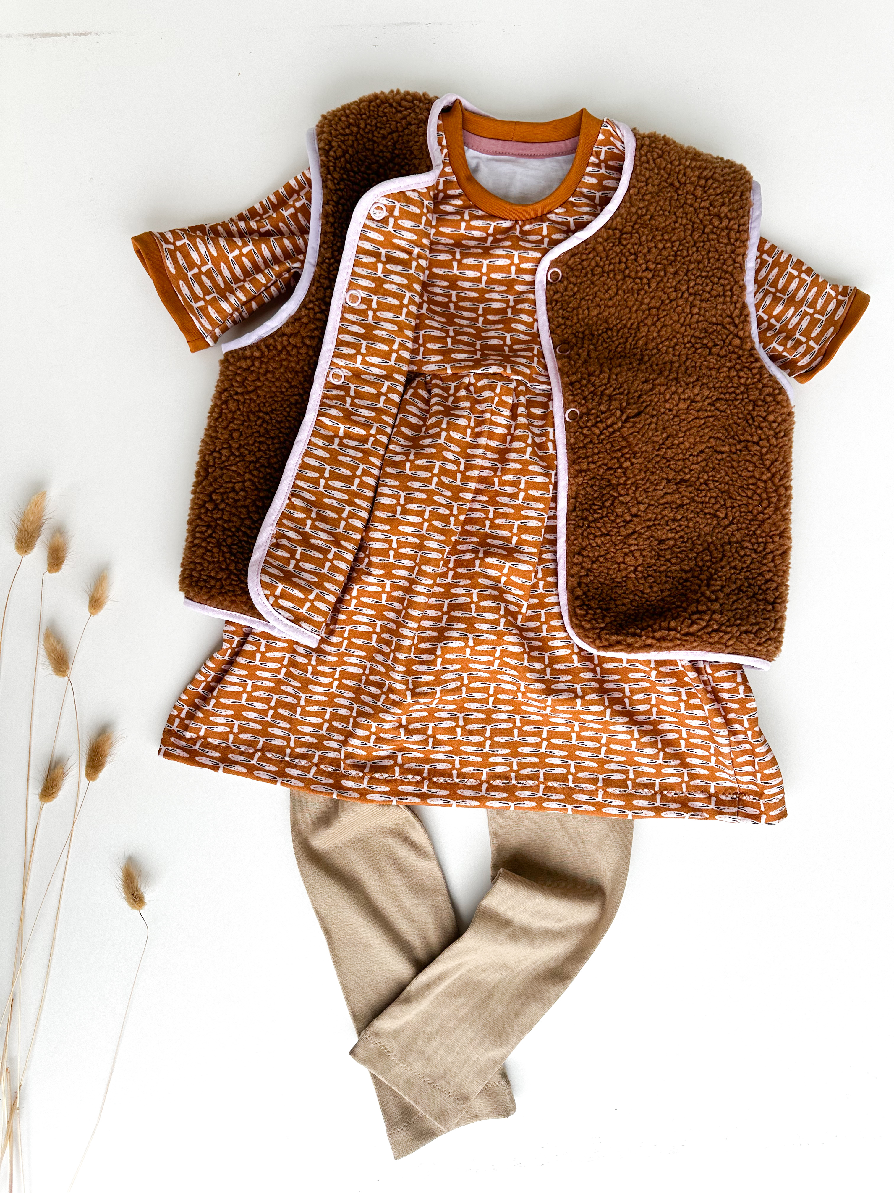 Organic fabric -  Piggy Party Props pink