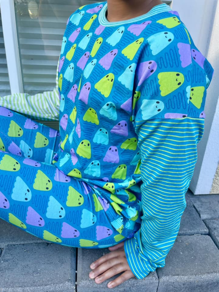 Bio Summersweat Stoff  -  Simpel Geisterwanderung  - Fummelhummel, blau, Halloween, Breite 150 cm