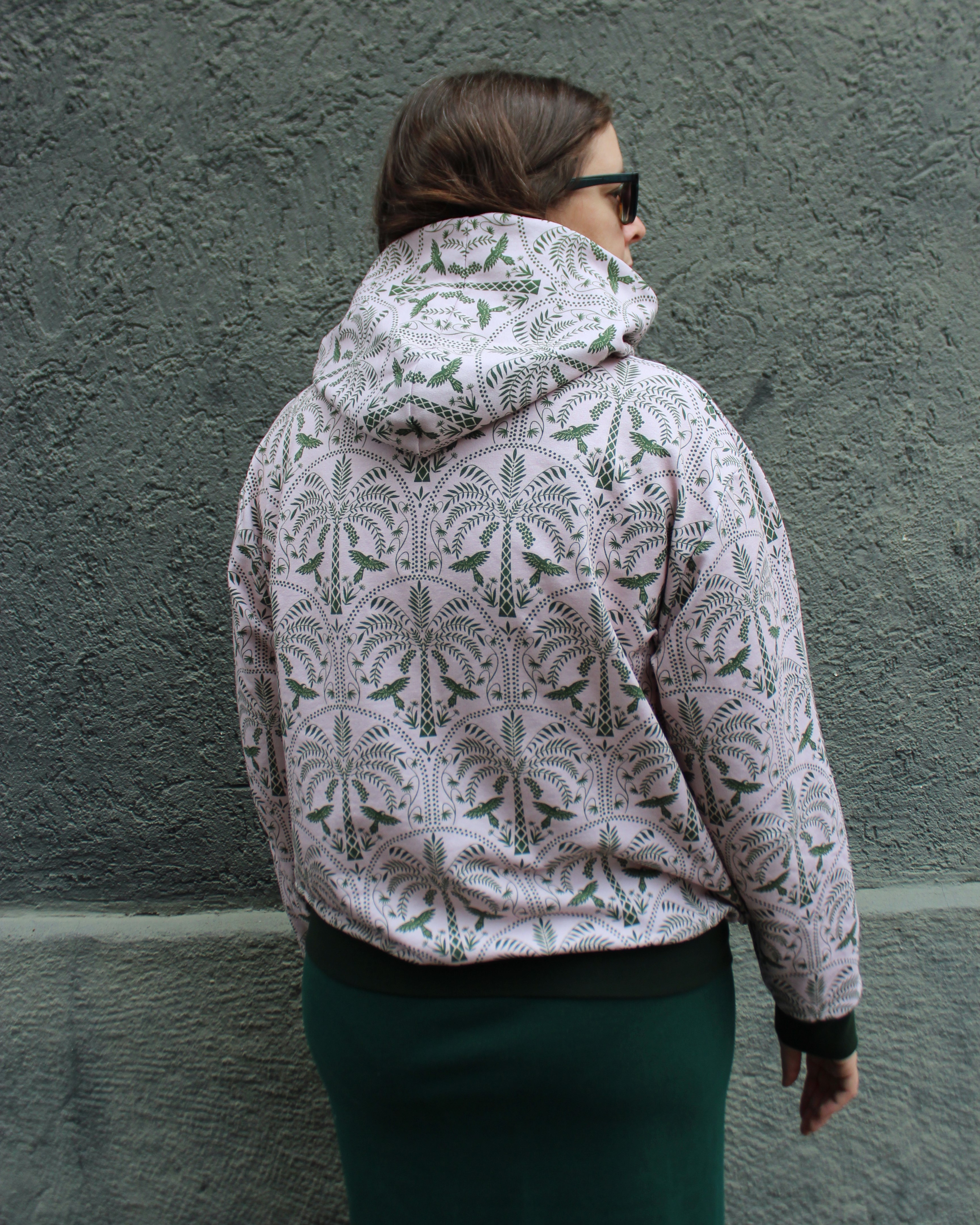 Bio Stoff  - Parrots and Palms dunkelgrün