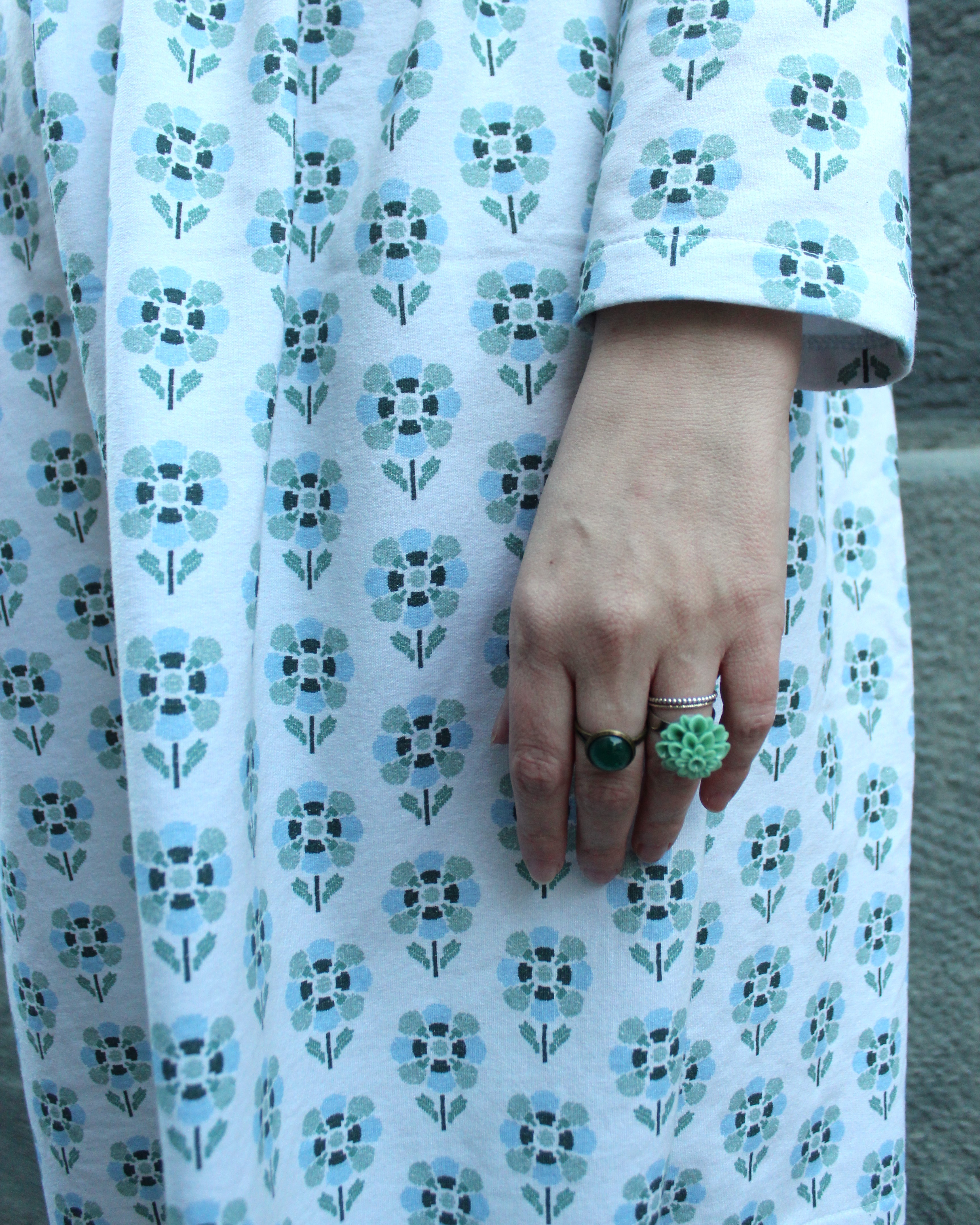 Organic Fabric  - Grüße aus dem Folkloregarten green