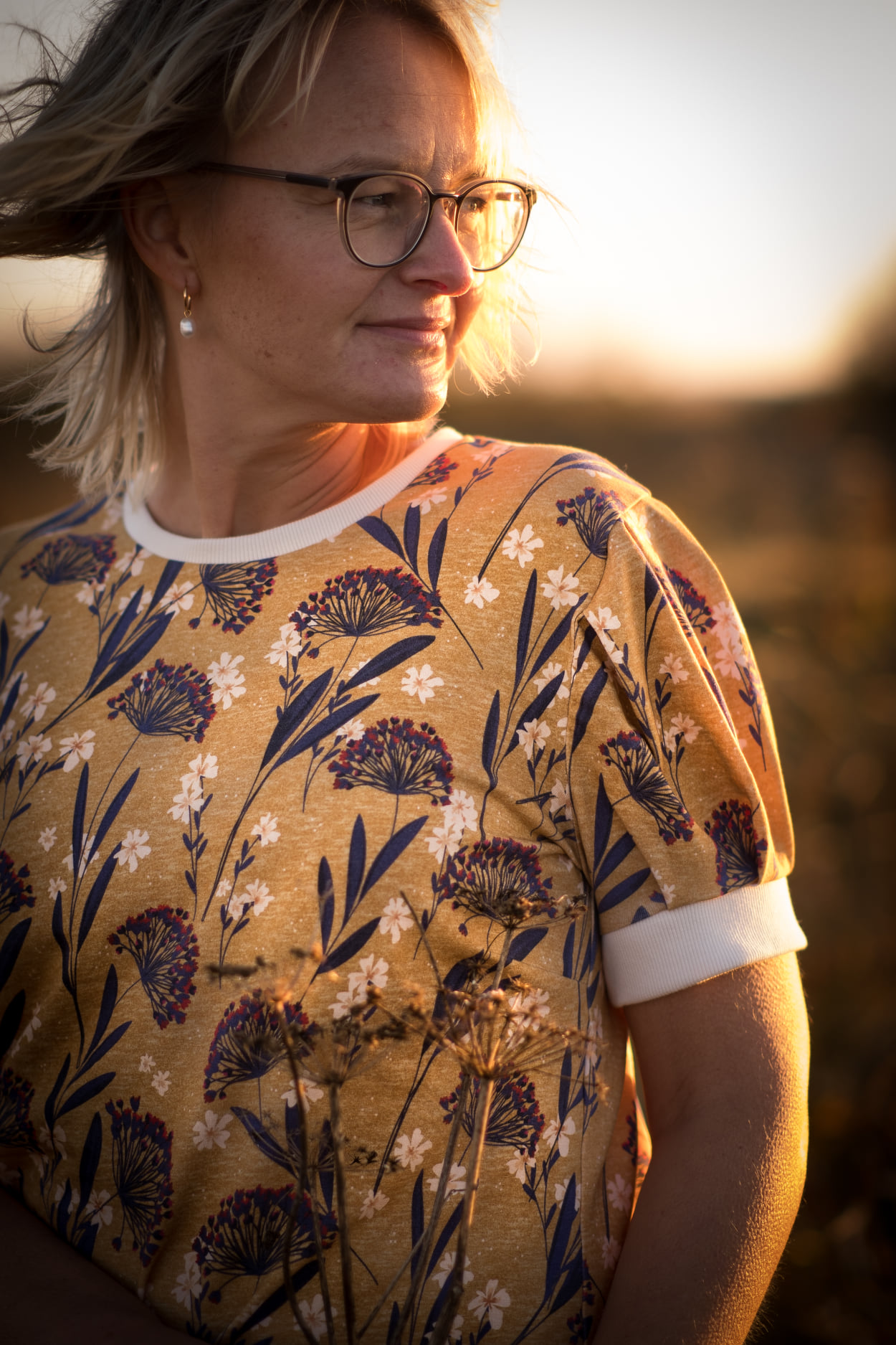 Bio Webware Stoff  -  Sunset Umbel  - Enemenemeins, Frühling, Sommer, weiß, Natur, Floral & Blumen, senf, Herbst, 100% Bio-Baumwolle