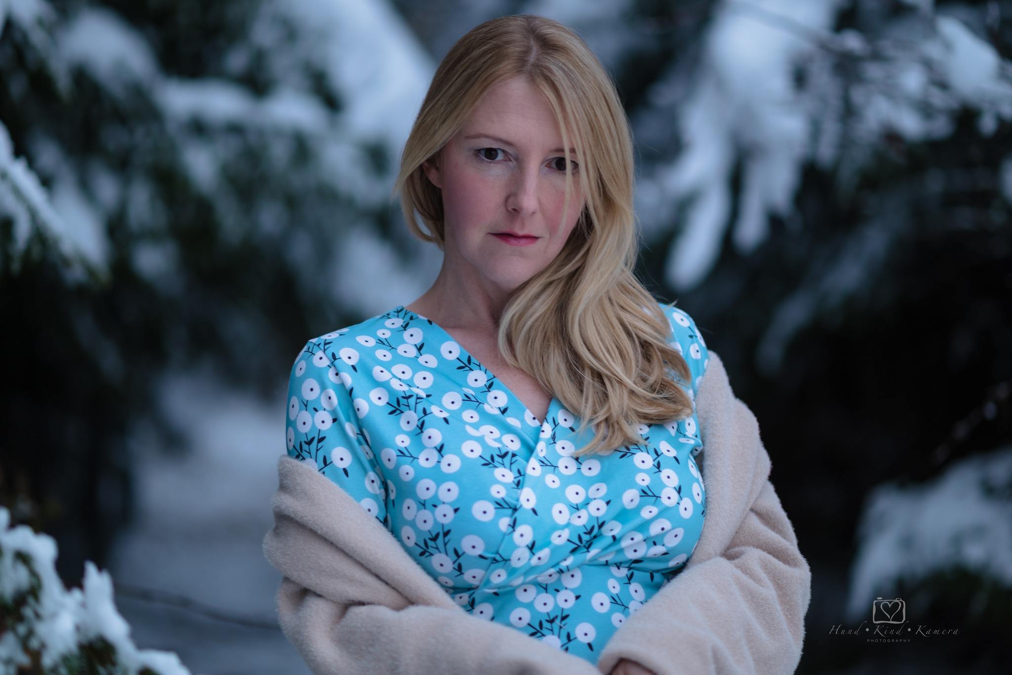 Bio Summersweat Stoff  -  Schneebeere  - LisaSanders, Blätter & Ranken, Punkte, petrol, Breite 150 cm